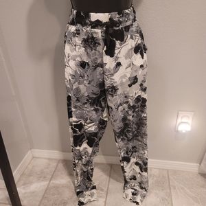 Flower leggings with tie waste
